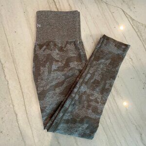 NVGTN Seamless Camo Print High Waist Legging in size XS